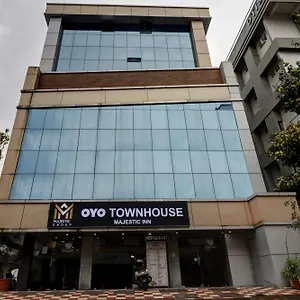 https://oyo-townhouse-83238-majestic-inn.kerala-hotels.net